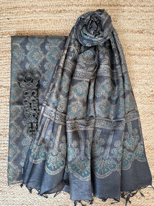 ASH GRAY AJRAKH TUSSAR SILK HANDBLOCK SUIT SET TSS- 24