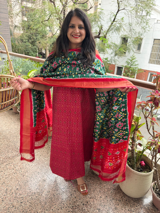 MAROON SILK COTTON IKKAT HANWOVEN KURTA WITH IKKAT PATOLA PURE SILK HANDWOVEN DUPATTA