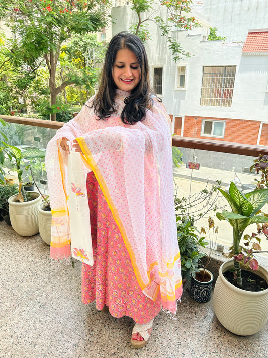 PEACH WHITE COTTON KOTA HANDBLOCK SUIT SET