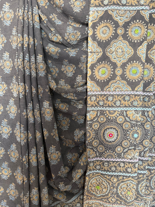 HUNTER GREEN MULL COTTON AJRAKH HAND CRAFTED SARI