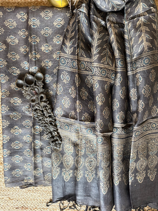 ASH GRAY AJRAKH TUSSAR SILK HANDBLOCK SUIT SET TSS- 13