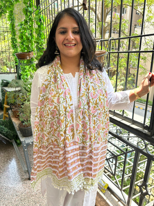 WHITE FLORAL JAAL HANDBLOCK MULL COTTON STOLE