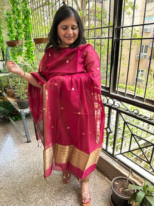 GOLDEN MAGENTA TISSUE MAHESHARI SILK HANDLOOM KURTA SET