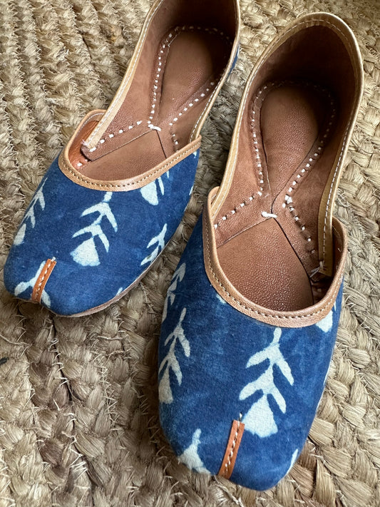 INDIGO PATTI HANDCRAFTED LEATHER JUTTI