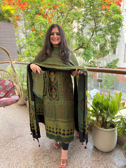 BOTTLE GREEN AJRAKH MODAL SILK HANDBLOCK KURTA SET (Copy)