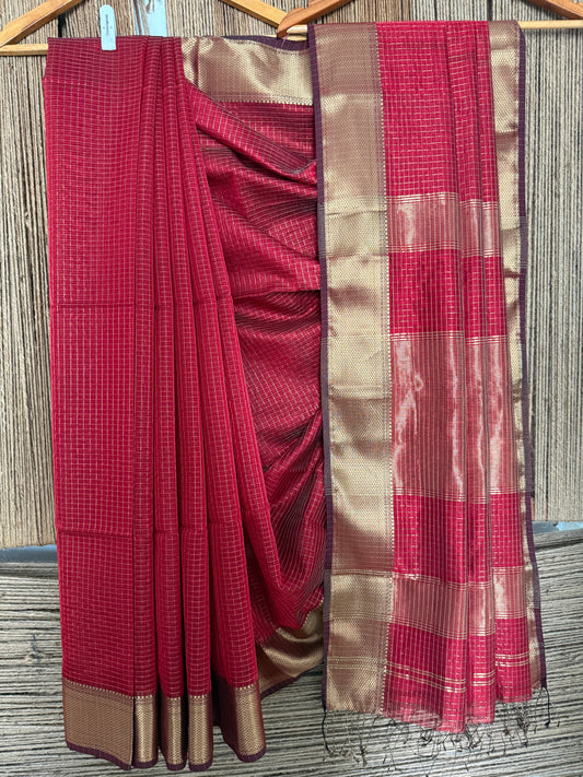 GLOSSY MAROON CHEQ MAHESHWARI SILK HANDLOOM SARI WITH MAHESHWARI BORDER