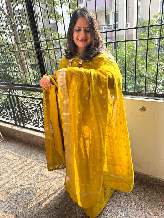 Mehendi Green  Chanderi handloom Banarsi Booti three piece suit