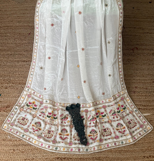 Ivory white elephants motif dupatta chinos silk embroidered dupatta