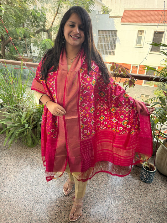 PINK - HANDSPUN HANDWOVEN POCHAMPALLY IKAT SILK DUPATTA WITH ZARI BORDER