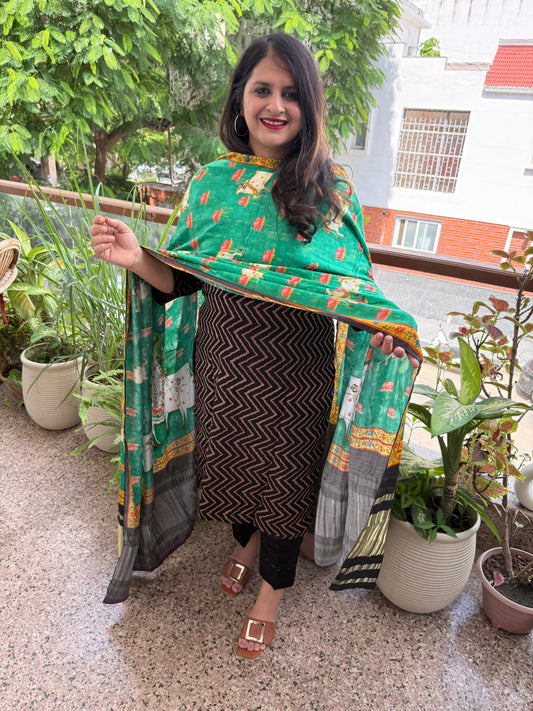 Black zigzag mashru silk kurta with  patola pichwai handcrafted modalsilk dupatta ps-243