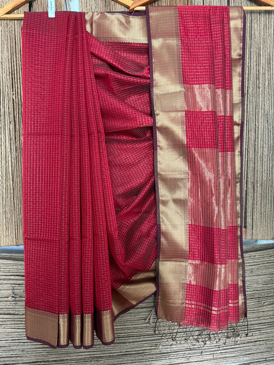 GLOSSY MAROON CHEQ MAHESHWARI SILK HANDLOOM SARI WITH MAHESHWARI BORDER