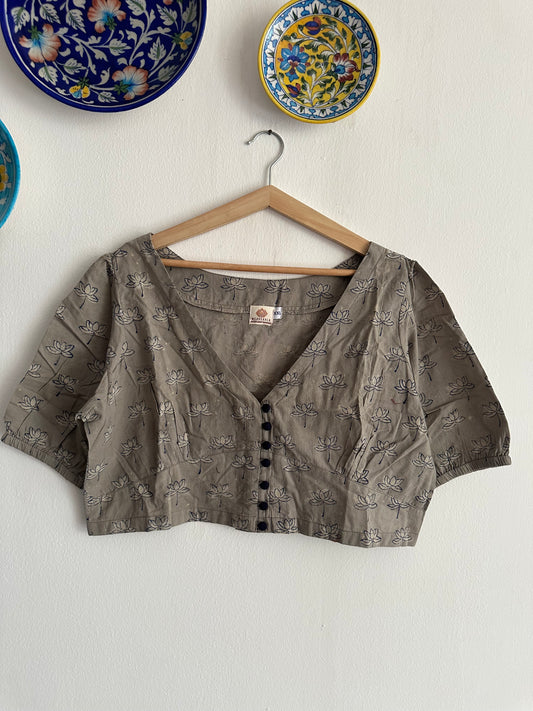 GREY COTTON BLOUSE  BLOUSE WITH WOODEN BUTTON