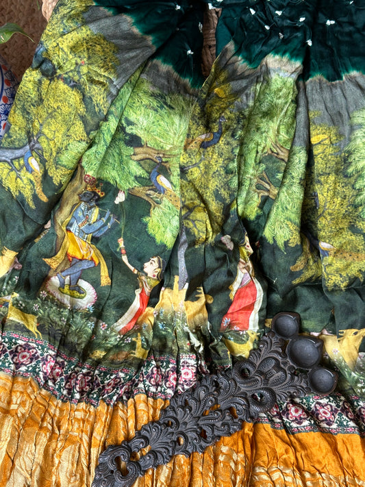 GREEN YELLOW SILK BANDHANI DUPATTA WITH PICHWAI PRINT IN NAKSHI BORDER