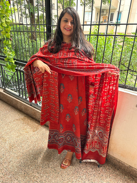 MAROON  AJRAKH HANDBLOCK AND HAND CRAFTED CONTEMPORARY THREE PIECE SUIT SET
