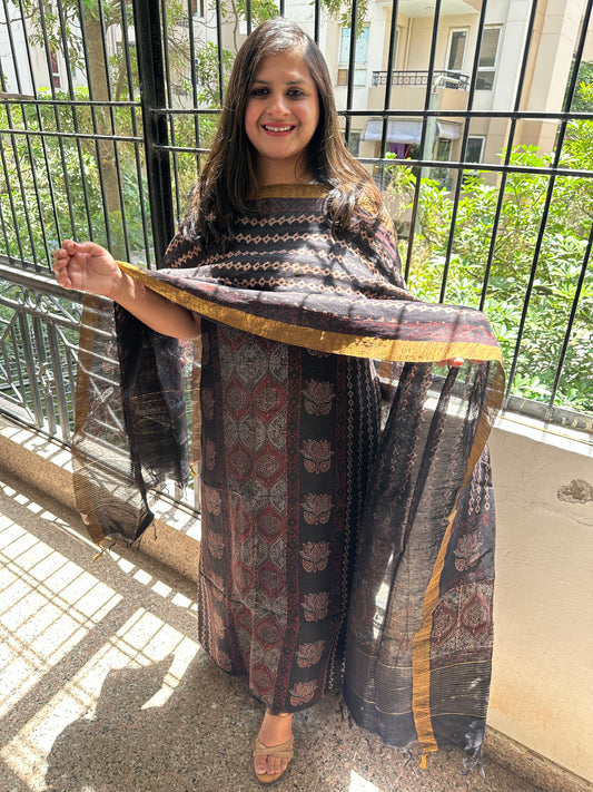BLACK AJRAKH  LINEN SILK HANDBLOCK SUIT SET