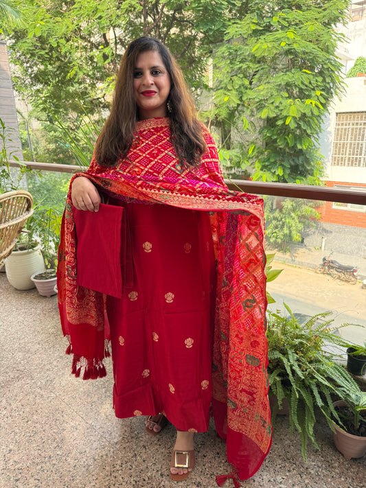 Cherry Red silk Banarsi silk certified handloom banarsi kadwa booti with Meenakari Georgette bandhani dupatta