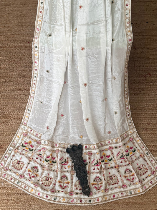 Ivory white elephants motif dupatta chinos silk embroidered dupatta