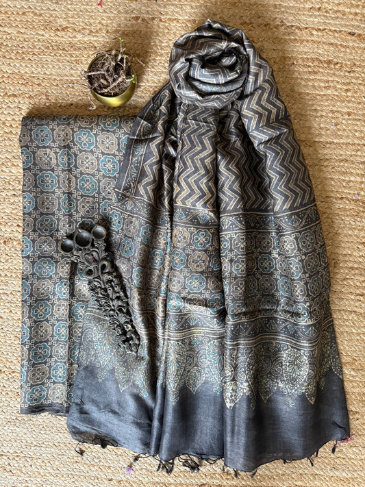 ASH GRAY AJRAKH TUSSAR SILK HANDBLOCK SUIT SET TSS- 10
