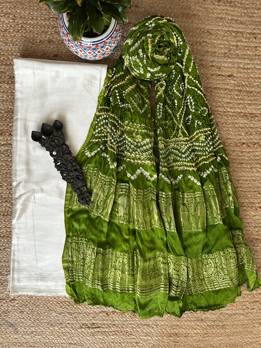 WHITE MASHRU SOLID KURTA WITH GHARCHOLA HANDCRAFTED MODAL SILK DUPATTA PS-10152