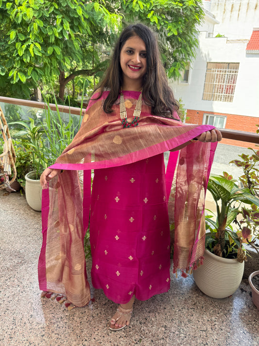 Bright pink Kora silk certified handloom Banarsi kadwa Booti three piece suit