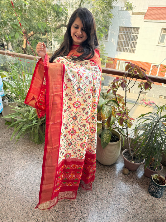 RED AND CREAM HANDWOVEN POCHAMPALLY IKAT SILK DUPATTA WITH ZARI BORDER