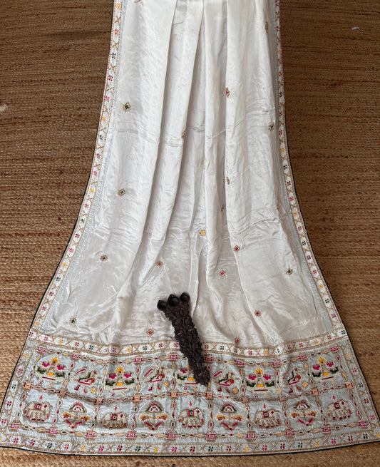 Ivory green elephants motif dupatta chinos silk embroidered dupatta