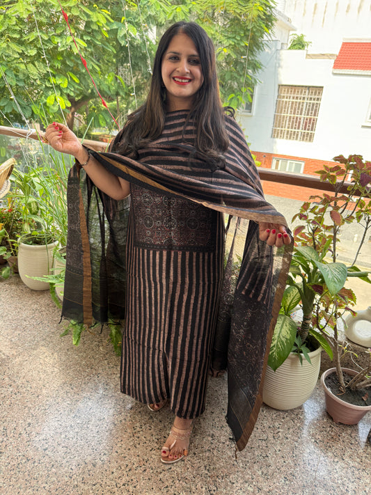 BLACK AJRAKH LINEN SILK HANDBLOCK SUIT SET AL-10301