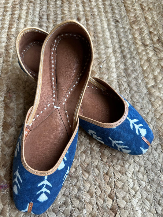 INDIGO PATTI  HANDCRAFTED LEATHER JUTTI