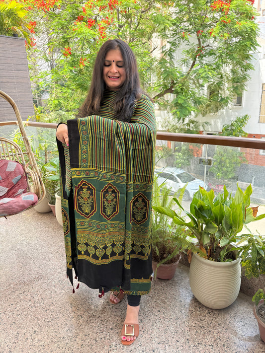 BOTTLE GREEN   AJRAKH MODAL SILK HANDBLOCK KURTA SET (Copy)