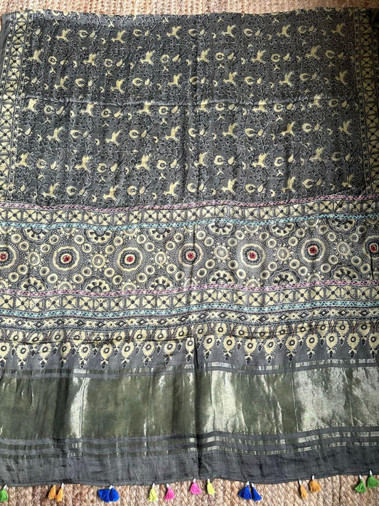 GREY MODAL AJRAKH HANDCRAFTED HANDEMBROIDERY DUPATTA WITH ZARI