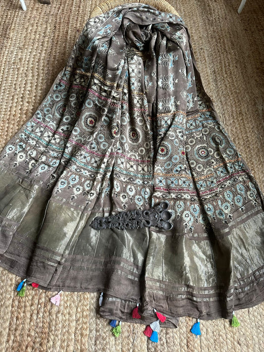 GREY MODAL AJRAKH HANDCRAFTED HANDEMBROIDERY DUPATTA WITH ZARI